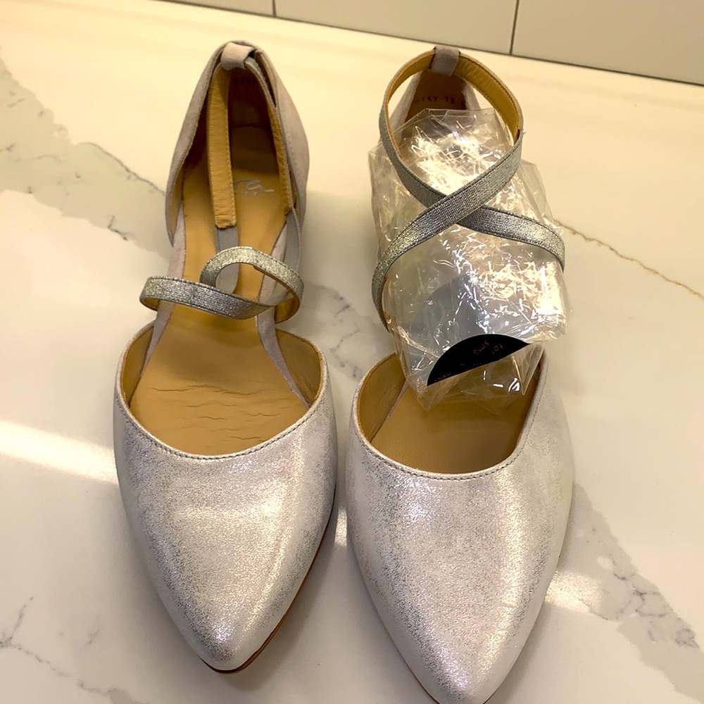 * New Ara gorgeous flats.
